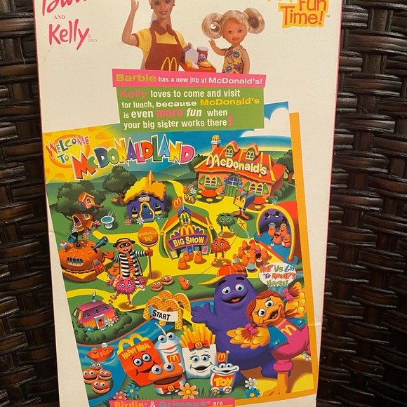 Collector’s 2001 Barbie and Kelly - McDonald’s Fun Time - Picture 7 of 7
